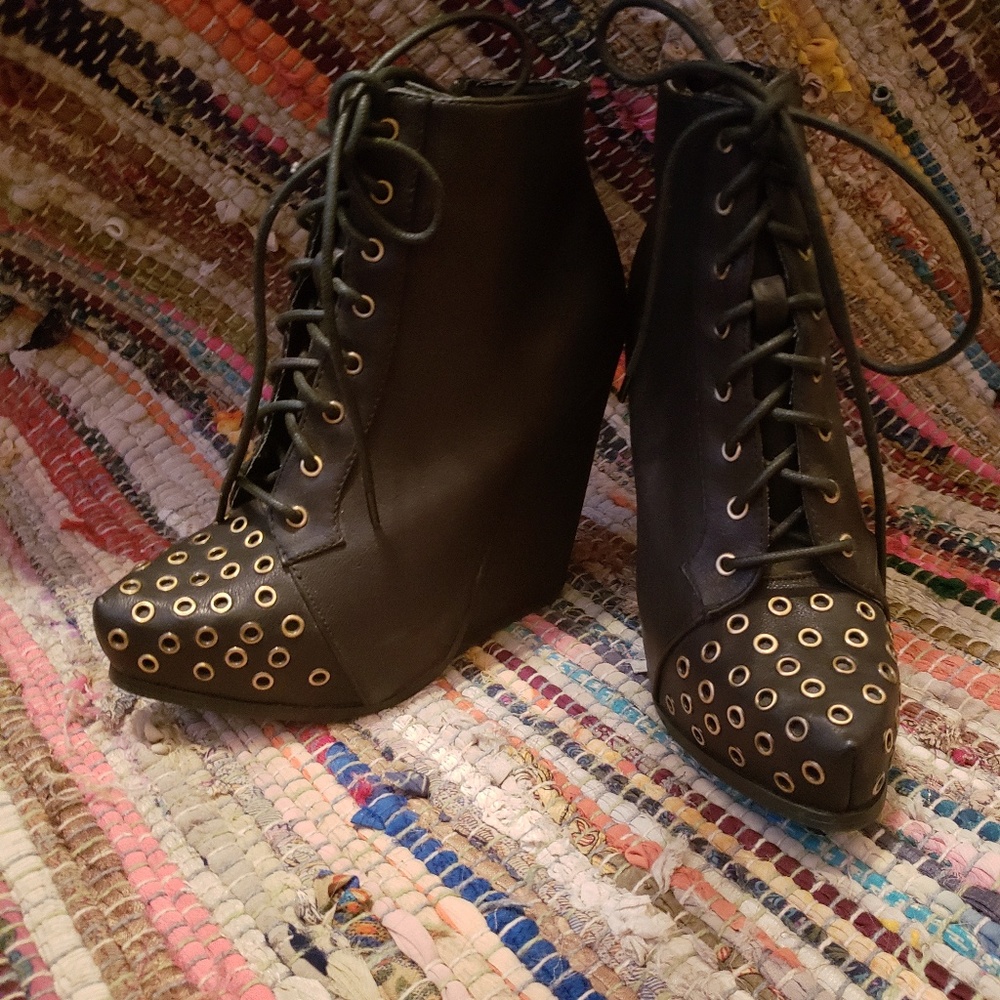 Rocker Booties